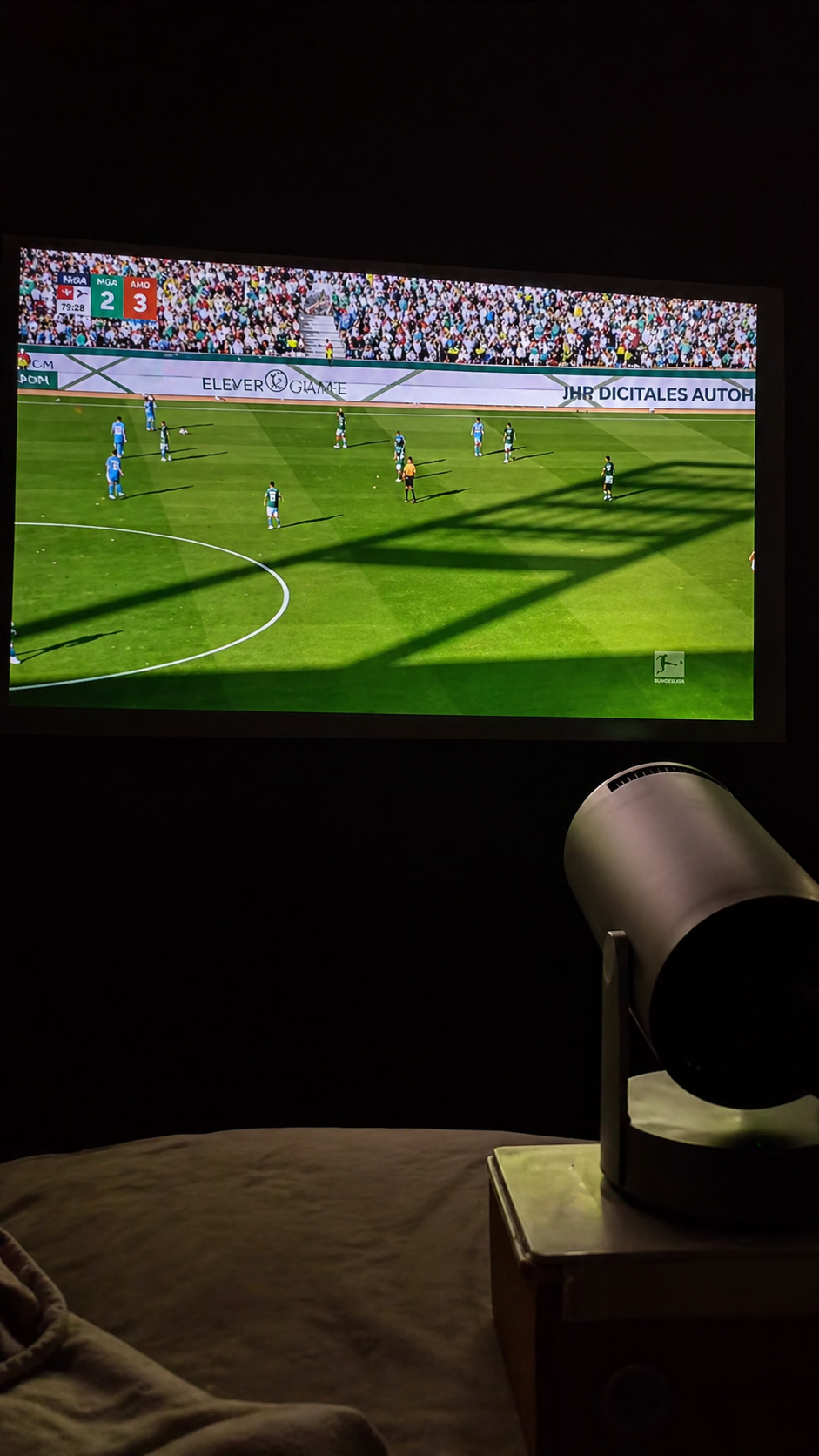 Projecteur LuxeVision™ – Cinéma immersif à domicile