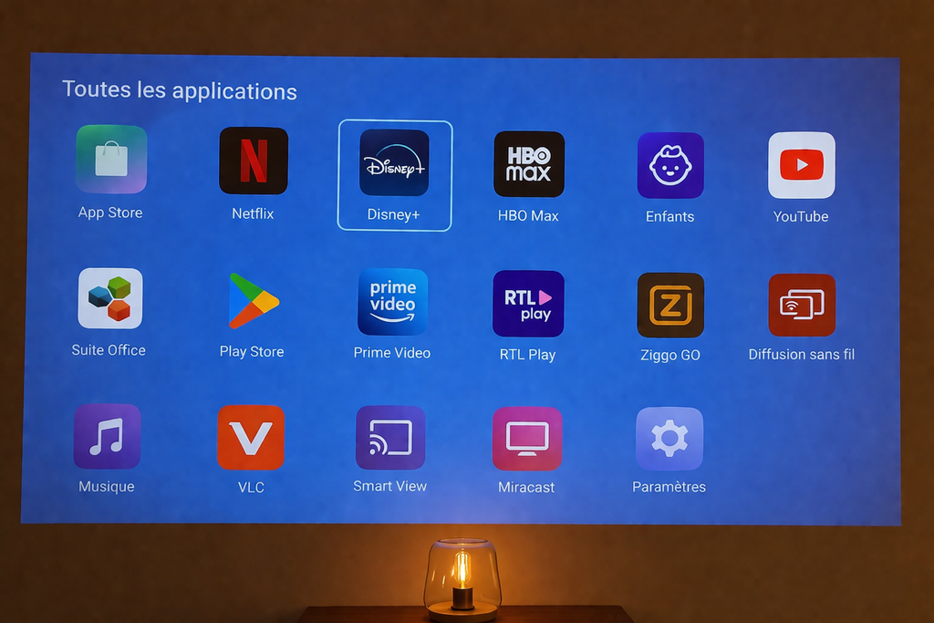 Projecteur LuxeVision™ – Cinéma immersif à domicile